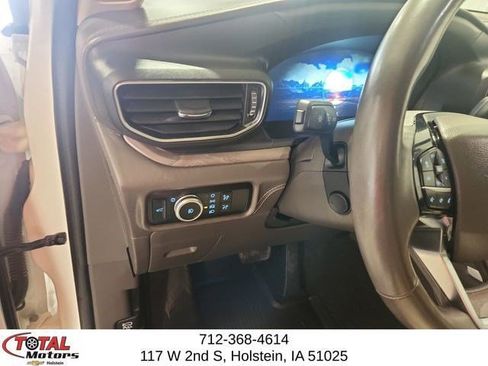 Used 2023 Ford Explorer Platinum w/ Technology Package AWD/4WD image 15