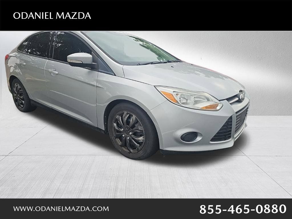 Used 2013 Ford Focus SE w/ Super Fuel Economy (SFE) Pkg FWD image 1