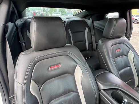 Used 2021 Chevrolet Camaro SS RWD image 34