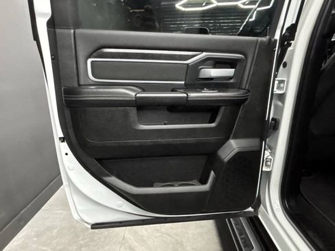 Used 2024 RAM 3500 Big Horn AWD/4WD image 28