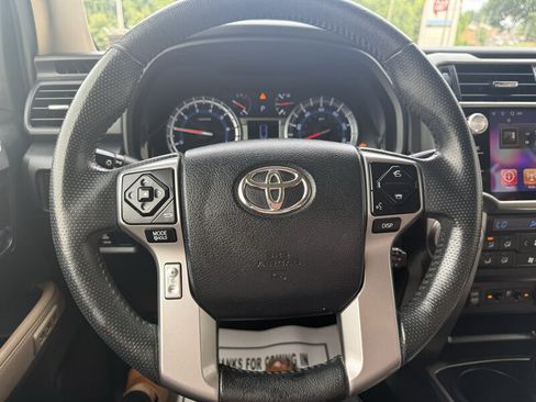 Used 2018 Toyota 4Runner Limited AWD/4WD image 18