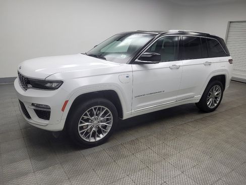 Used 2022 Jeep Grand Cherokee Summit w/ Advanced Protech Group IV AWD/4WD image 2