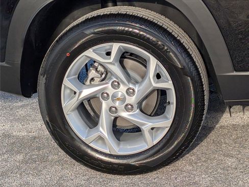 Used 2026 Chevrolet Trax LS w/ LS Convenience Package image 9