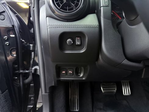 Used 2017 Nissan GT-R Premium image 14