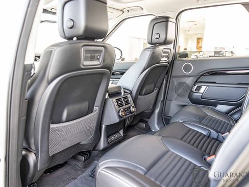 Used 2024 Land Rover Discovery S image 33