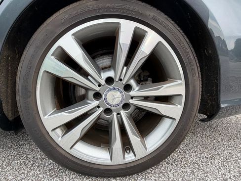 Used 2014 Mercedes-Benz E 350 4MATIC Sedan image 44