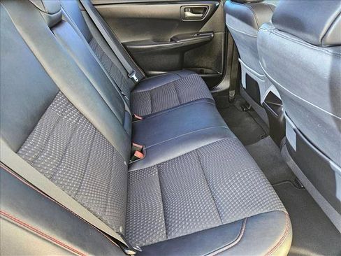 Used 2015 Toyota Camry SE image 17