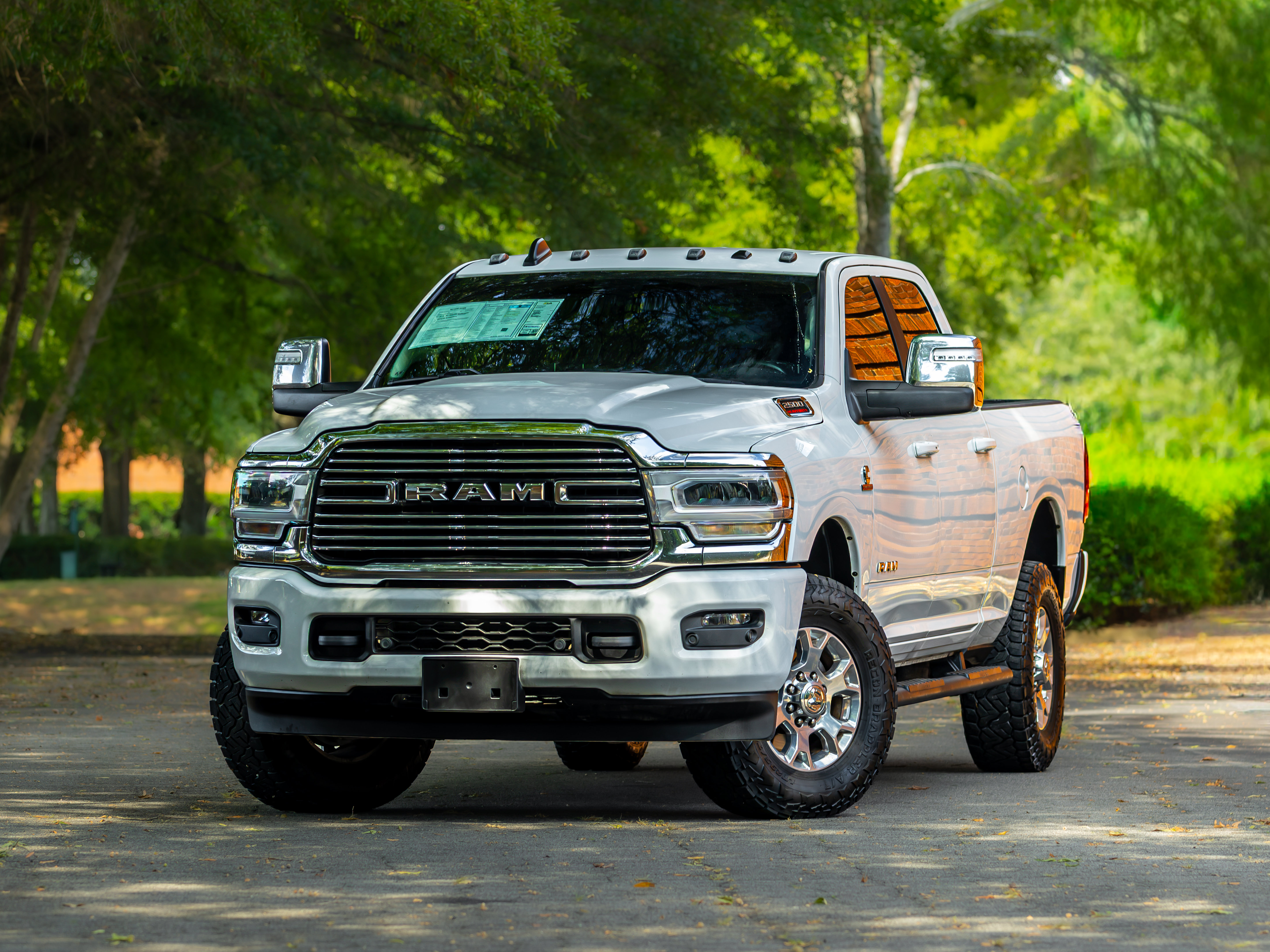 Used 2023 RAM 2500 Laramie AWD/4WD image 2