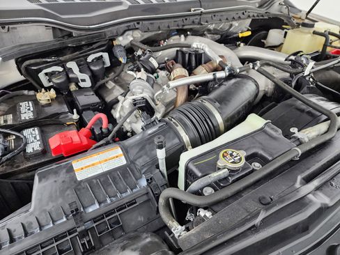 Used 2022 Ford F250 XLT w/ Black Appearance Package image 19