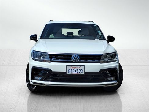 Used 2020 Volkswagen Tiguan SE R-Line image 2