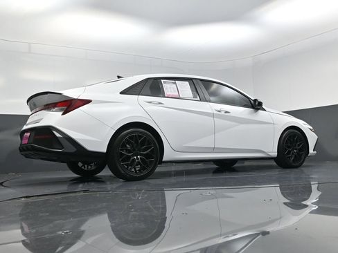 Used 2025 Hyundai Elantra Sport FWD image 19