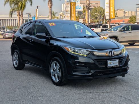 Used 2019 Honda HR-V LX image 3