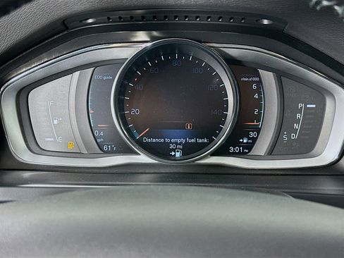 Used 2015 Volvo V60 T5 Cross Country Platinum image 12