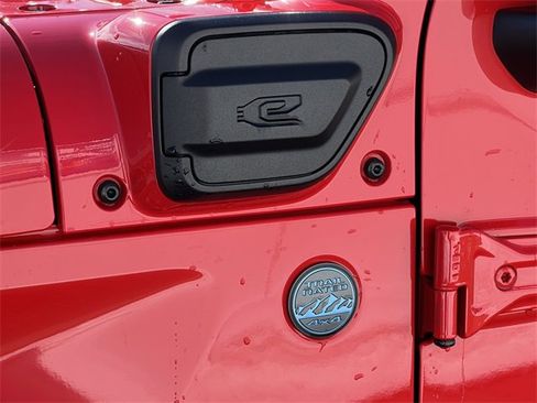 Used 2025 Jeep Wrangler Unlimited Rubicon 4xe w/ Convenience Group image 11