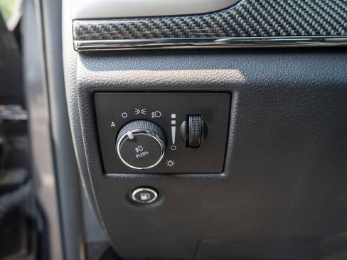 Used 2016 Jeep Grand Cherokee SRT AWD/4WD image 17