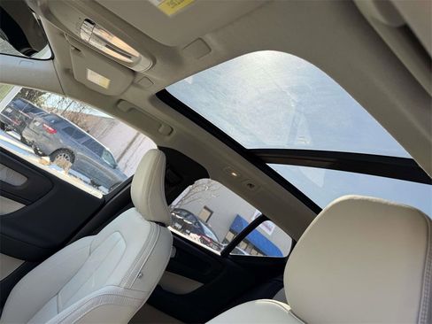 New 2026 Volvo XC40 B5 Ultra w/ Protection Package Premier image 18