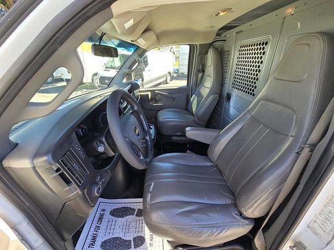 Used 2016 Chevrolet Express 2500 image 14