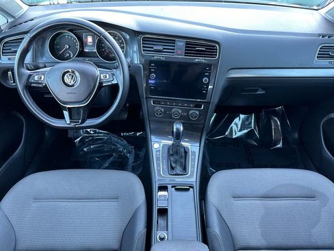 Used 2019 Volkswagen e-Golf SE w/ Driver Assistance Package image 3