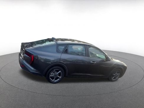 Used 2025 Kia K4 LXS image 11