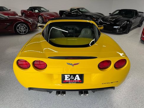 Used 2007 Chevrolet Corvette Coupe w/ Preferred Equipment Group RWD image 9