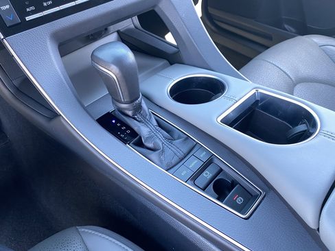 Used 2020 Toyota Avalon Limited w/ Advanced Safety Package FWD image 24