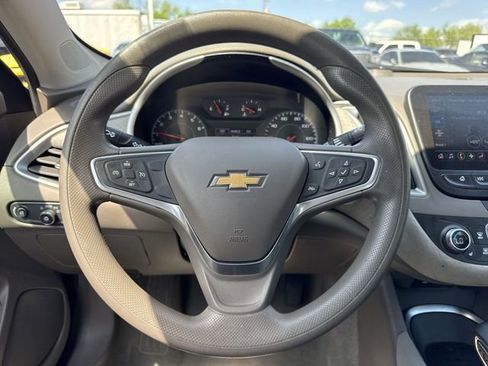 Used 2022 Chevrolet Malibu LT image 16