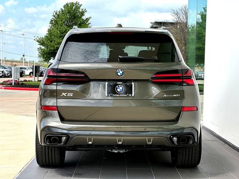 New 2026 BMW X5 xDrive40i w/ M Sport Package AWD/4WD image 6