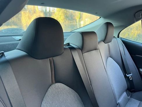 Used 2018 Toyota Camry L image 27