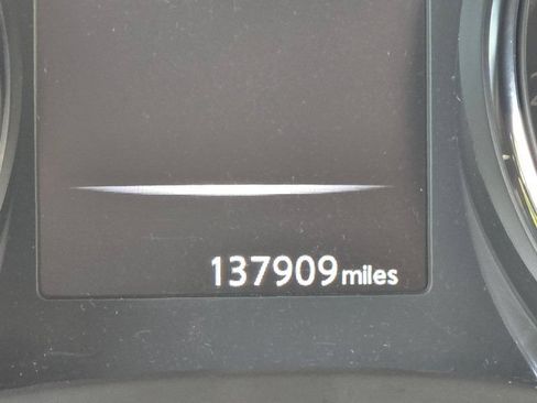 Used 2017 Nissan Rogue SV w/ Midnight Edition Package AWD/4WD image 9