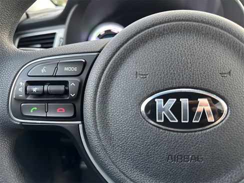 Used 2018 Kia Niro LX image 23