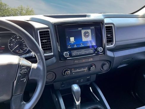 Certified 2023 Nissan Frontier SV w/ Tow Package RWD image 10