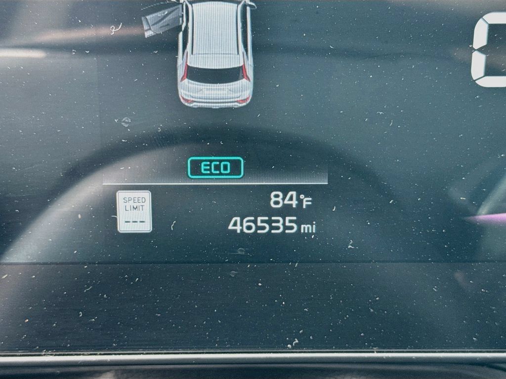 Certified 2023 Kia Niro EX FWD image 15