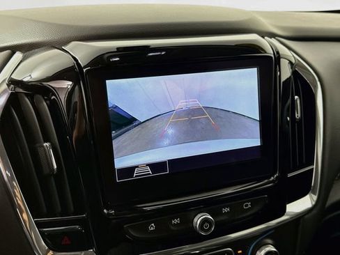 Used 2020 Chevrolet Traverse LT FWD image 13