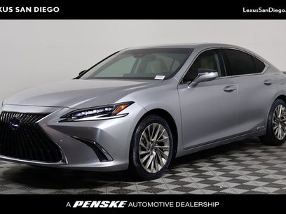 Certified 2022 Lexus ES 300h w/ Luxury Package