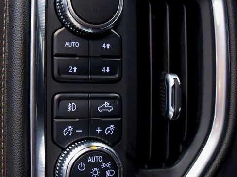 Used 2022 GMC Sierra 1500 AT4 w/ AT4 Premium Package image 16