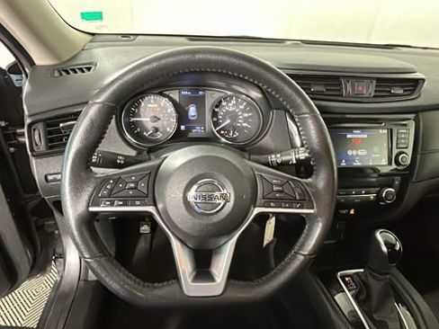 Used 2020 Nissan Rogue S FWD image 14