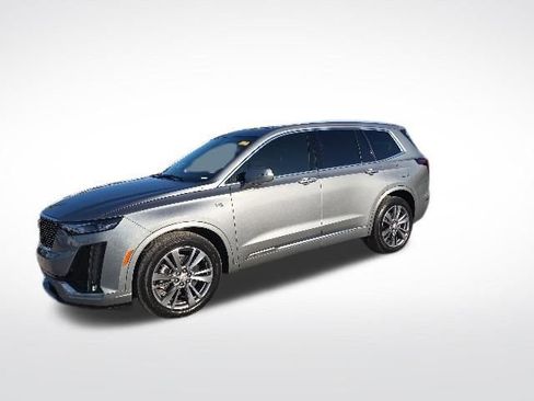 Used 2024 Cadillac XT6 Premium Luxury FWD image 6