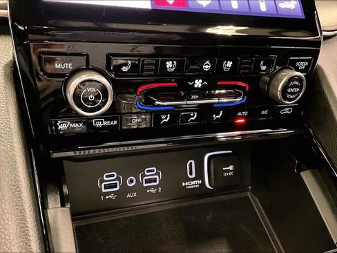 Used 2023 Jeep Grand Cherokee Overland w/ Advanced Protech Group III image 30