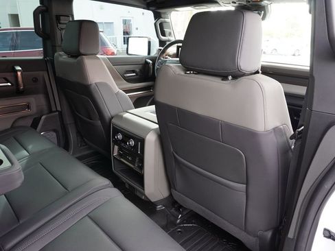 Certified 2025 GMC Hummer EV 2X image 10