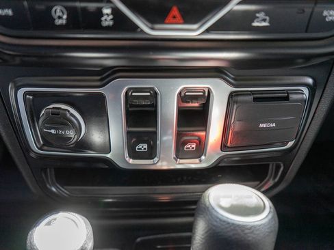 Used 2021 Jeep Wrangler Sport AWD/4WD image 23
