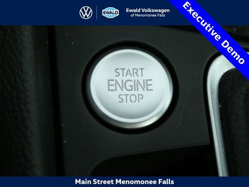 New 2025 Volkswagen Jetta SE image 9