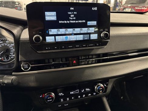 Used 2024 Mitsubishi Outlander SE Black Edition image 21