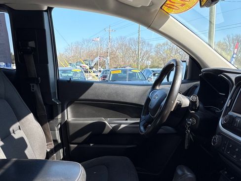 Used 2020 Chevrolet Colorado LT w/ Safety Package image 12