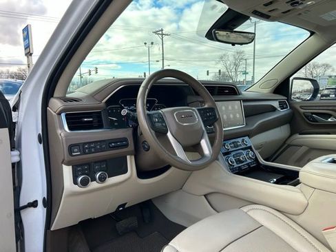 Used 2021 GMC Yukon Denali w/ Denali Premium Package image 33