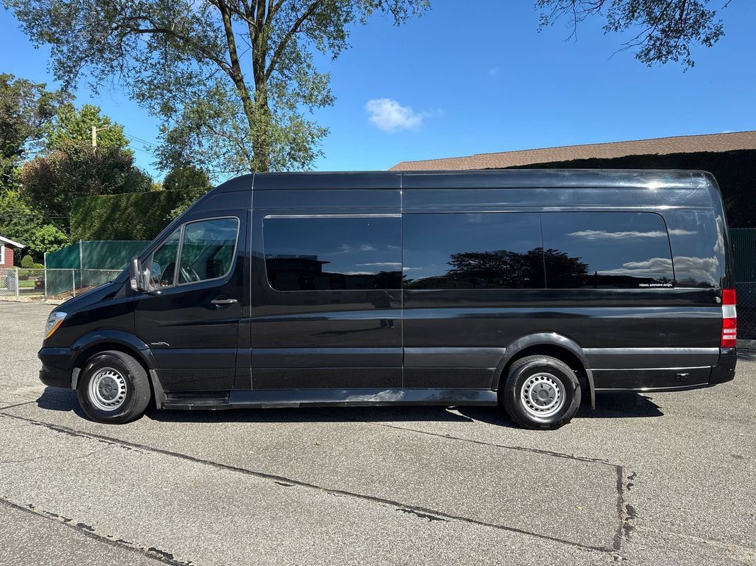 Used 2017 Mercedes-Benz Sprinter 2500 image 5