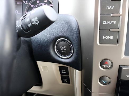 Used 2021 Lexus GX 460 Premium w/ Accessory Package image 28