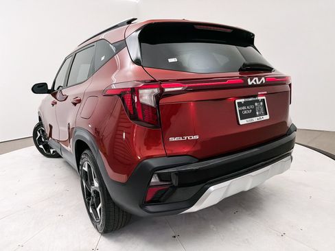 Certified 2025 Kia Seltos S FWD image 8