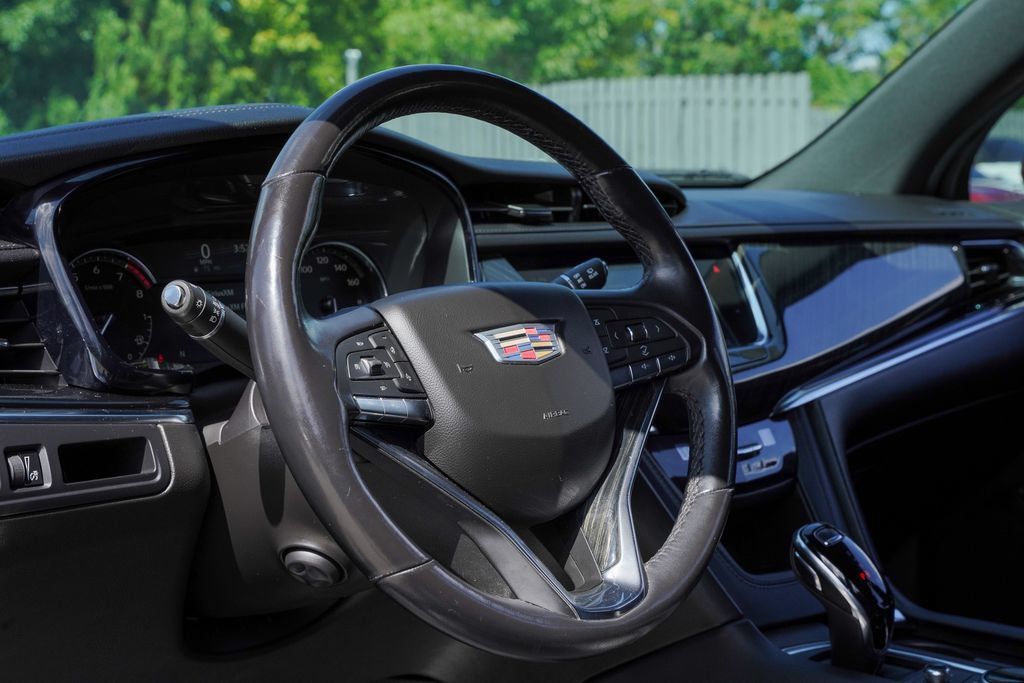 Used 2022 Cadillac XT6 Premium Luxury AWD/4WD image 13