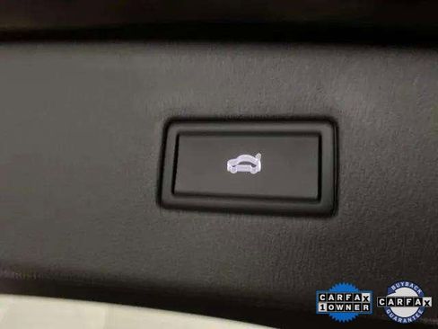 Used 2024 Volkswagen Tiguan SEL R-Line image 8