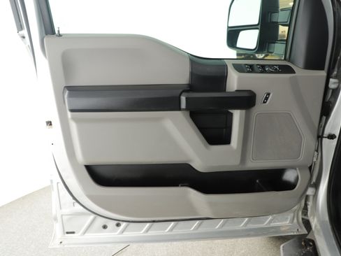 Used 2018 Ford F250 XL w/ Power Equipment Group image 8